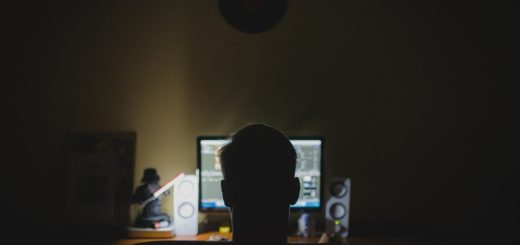 Jak oszuści przyciągają do siebie osoby młode?